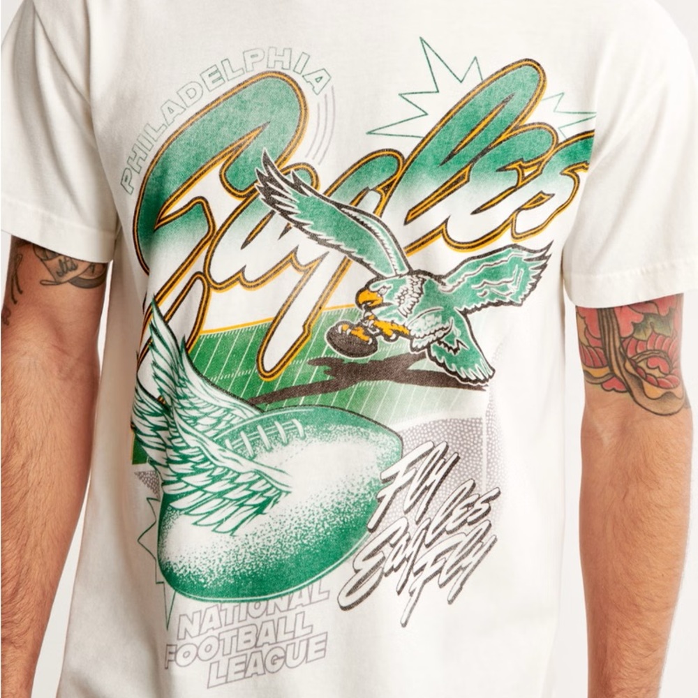 NWT Abercrombie Philadelphia Eagles T-Shirt